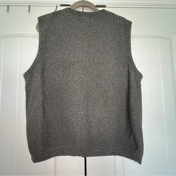 Eddie Bauer Men’s Size L 100% Cotton Vintage V-Neck Button-Up Sweater Vest - Picture 2 of 5